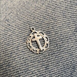 Sterling Silver Cross Pendant- like new